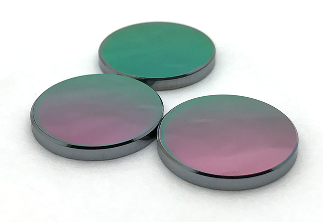 لنز مشکی (GaAs)